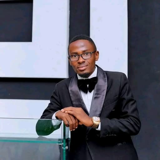AJABU KABOY Armand